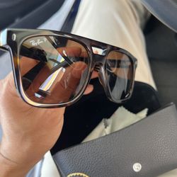 Like New Rayban Sunglasses With Case And Cloth!