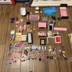 Doll House And accessories 