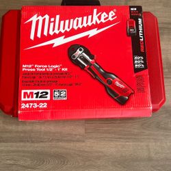 Milwaukee  Press Tool. Set Model 2473-22 NEW 