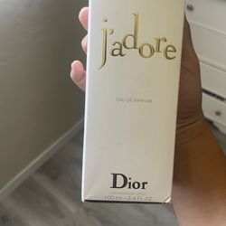 Dior female perfume