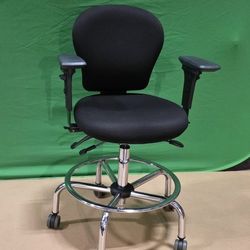OFFICE MASTER Ergonomic Classic Stool 