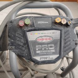 Honda Pro Series Pressure Washer 3700 PSI 2.5 GPM