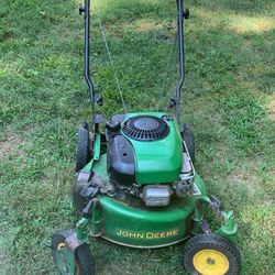John Deere Lawnmower 