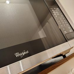 Whirlpool Counter Top Microwave 1.6 Cu, 1200 W