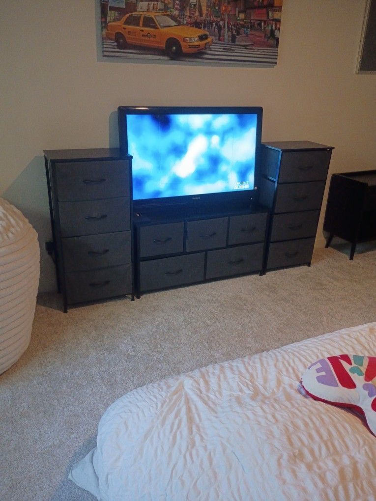 3 Dresser Set. 
