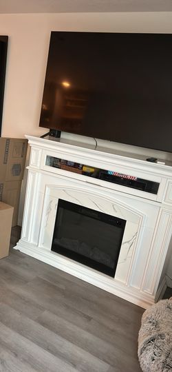 Beautiful White Electric Fireplace!