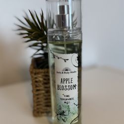 Bath & Body Works Apple Blossom Fragrance Mist Spray 8fl oz New Body Beauty Retiref