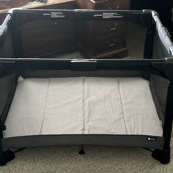 4moms Breeze Plus Playard