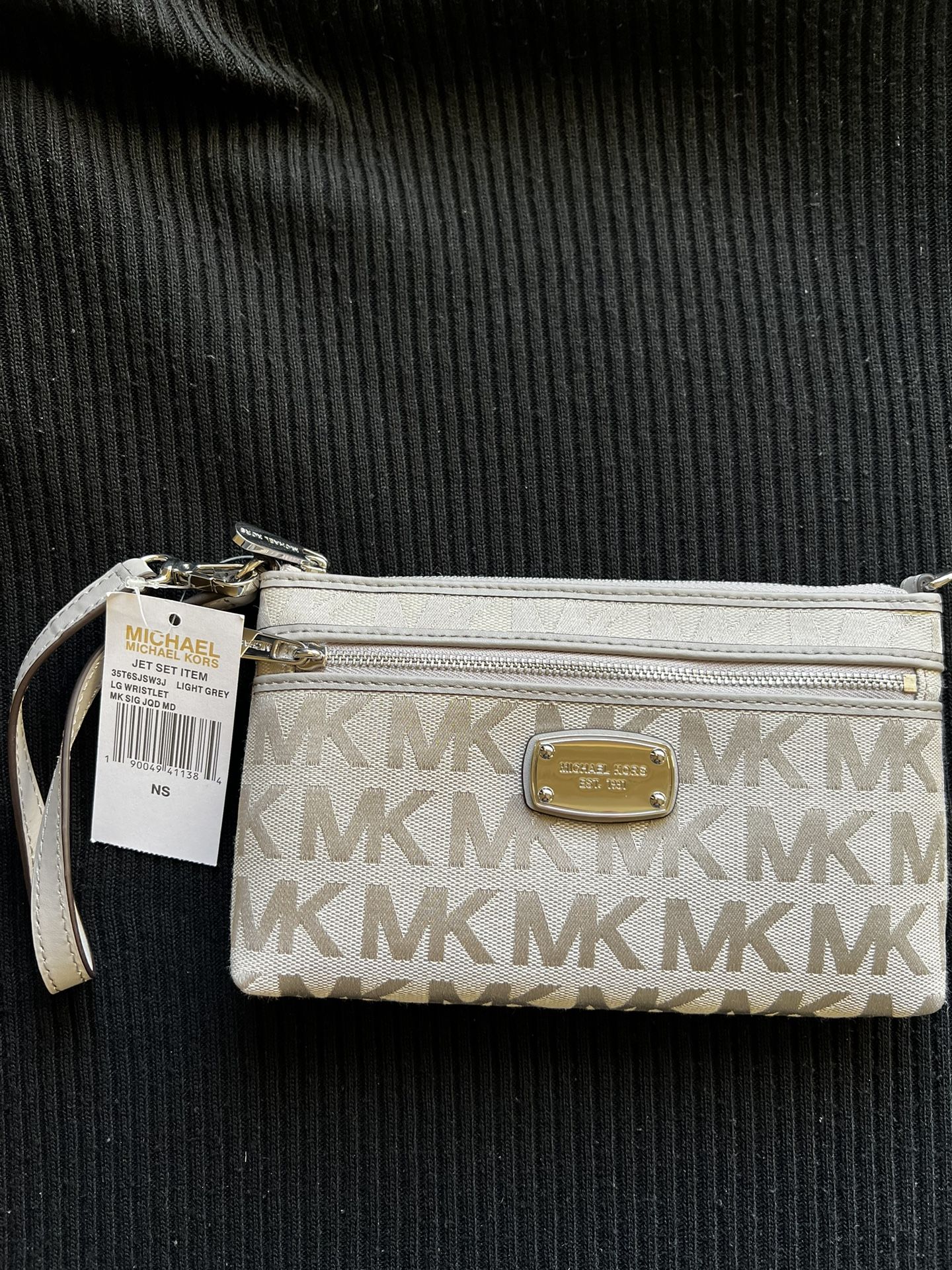 NEW Michael Kors Large Wristlet