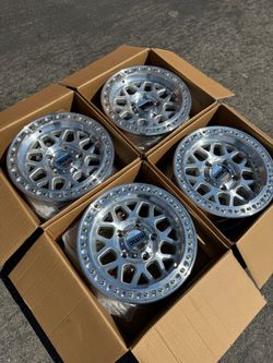 FINANCING AVAILABLE 5x150 Tundra Land Cruiser Sequoia 17” KMC GRS Machined Wheels KM549 KMC Off-Road Rims