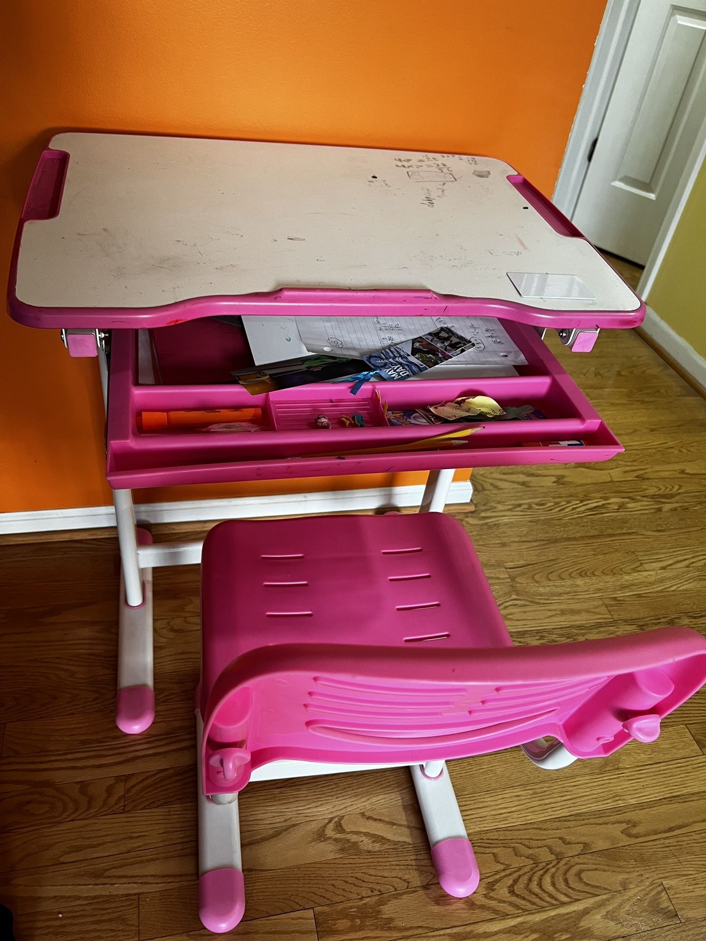 Kids Desk and Chair Set, Height Adjustable Ergonomic Children's School Workstation with Storage Drawer, Pink