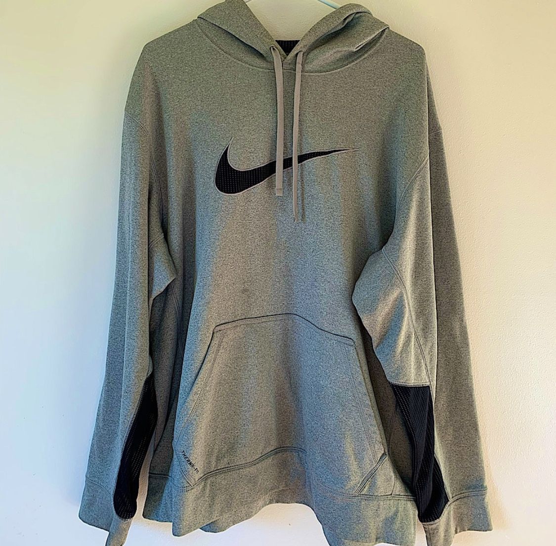 Men's Nike Gray Hoodie - Therma-Fit (XL)