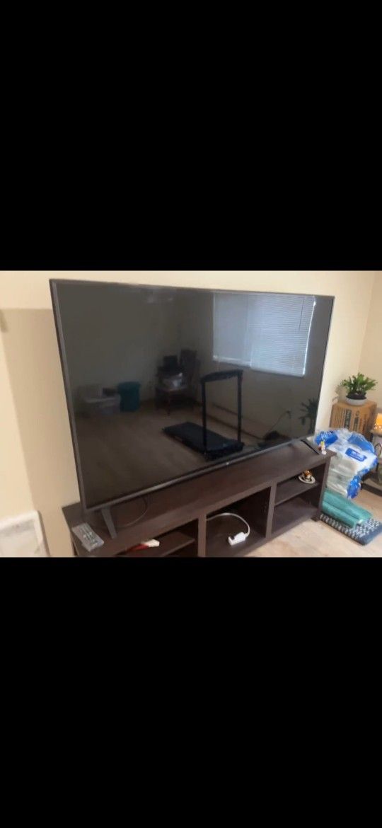 75" LG TV 