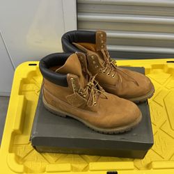 Use But Good Condition Timberlands 