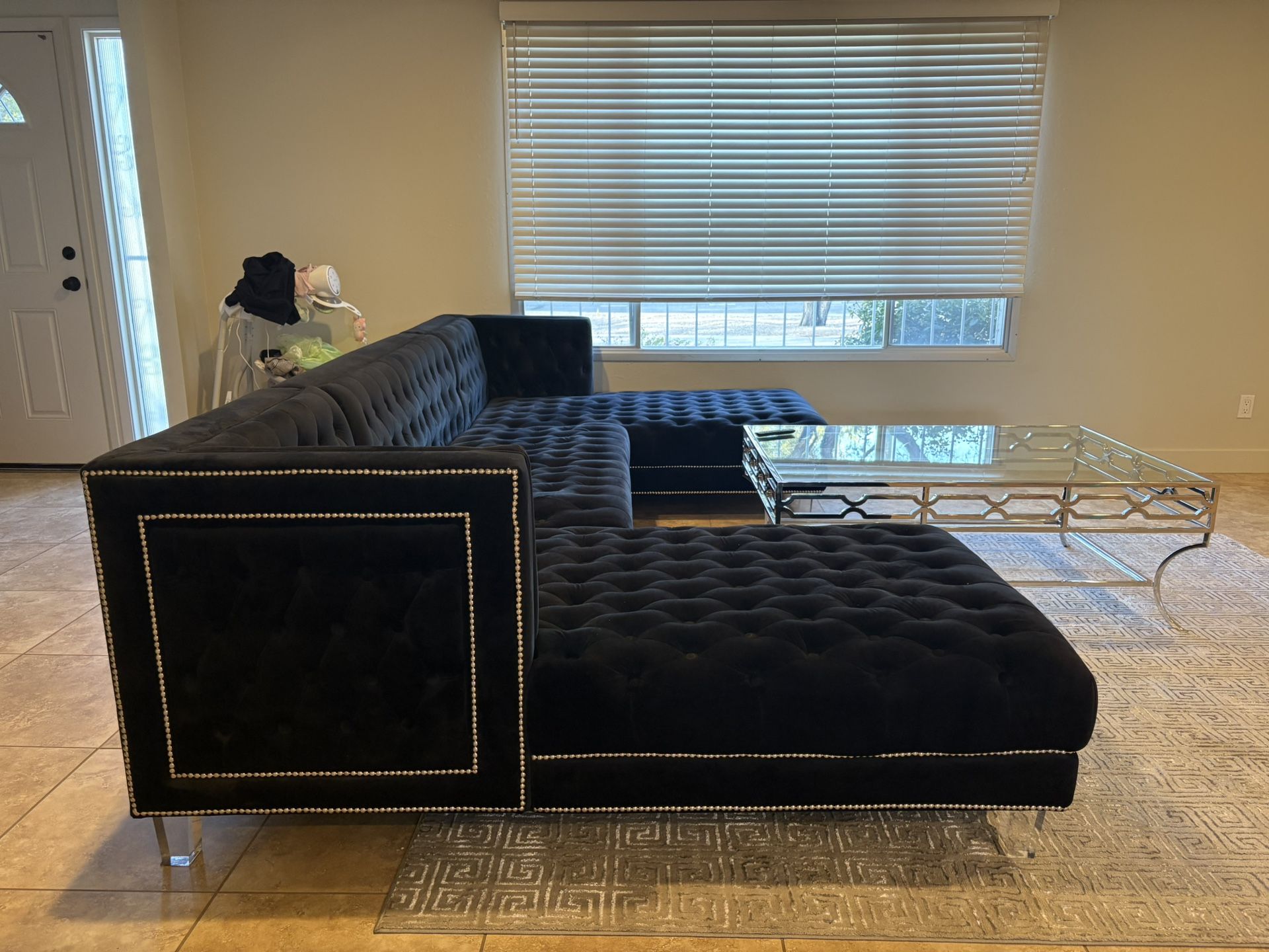 beautiful France 🇫🇷 three-piece sectional Olny Asking $900