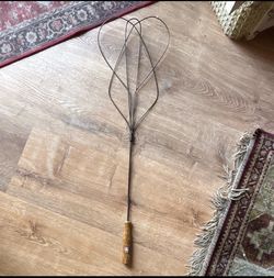 Vintage Manual Wire Rug Beater