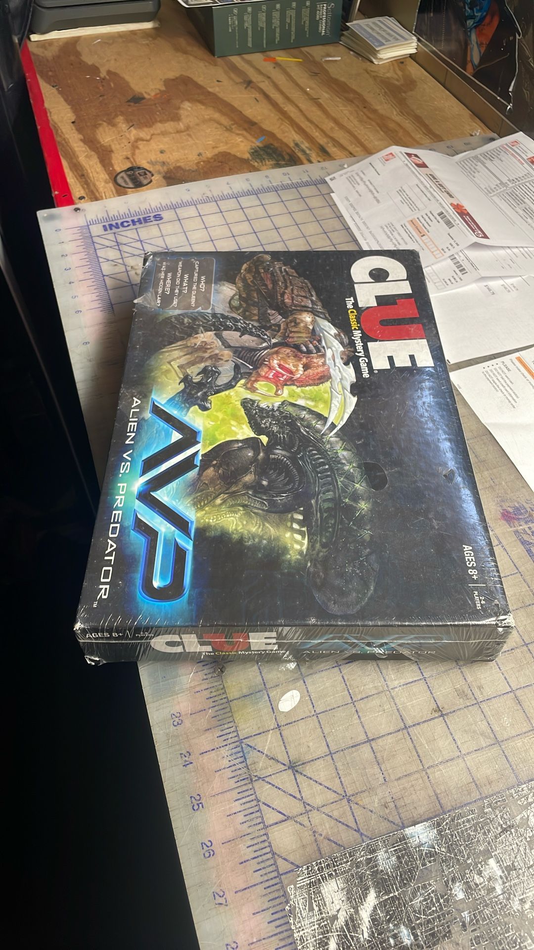 Clue Avp Boys Game Rare Sealed Collectable