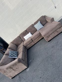 Sectional Couch With Ottoman And Pillows