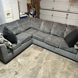 Grey Sectional ** Will Help Load**