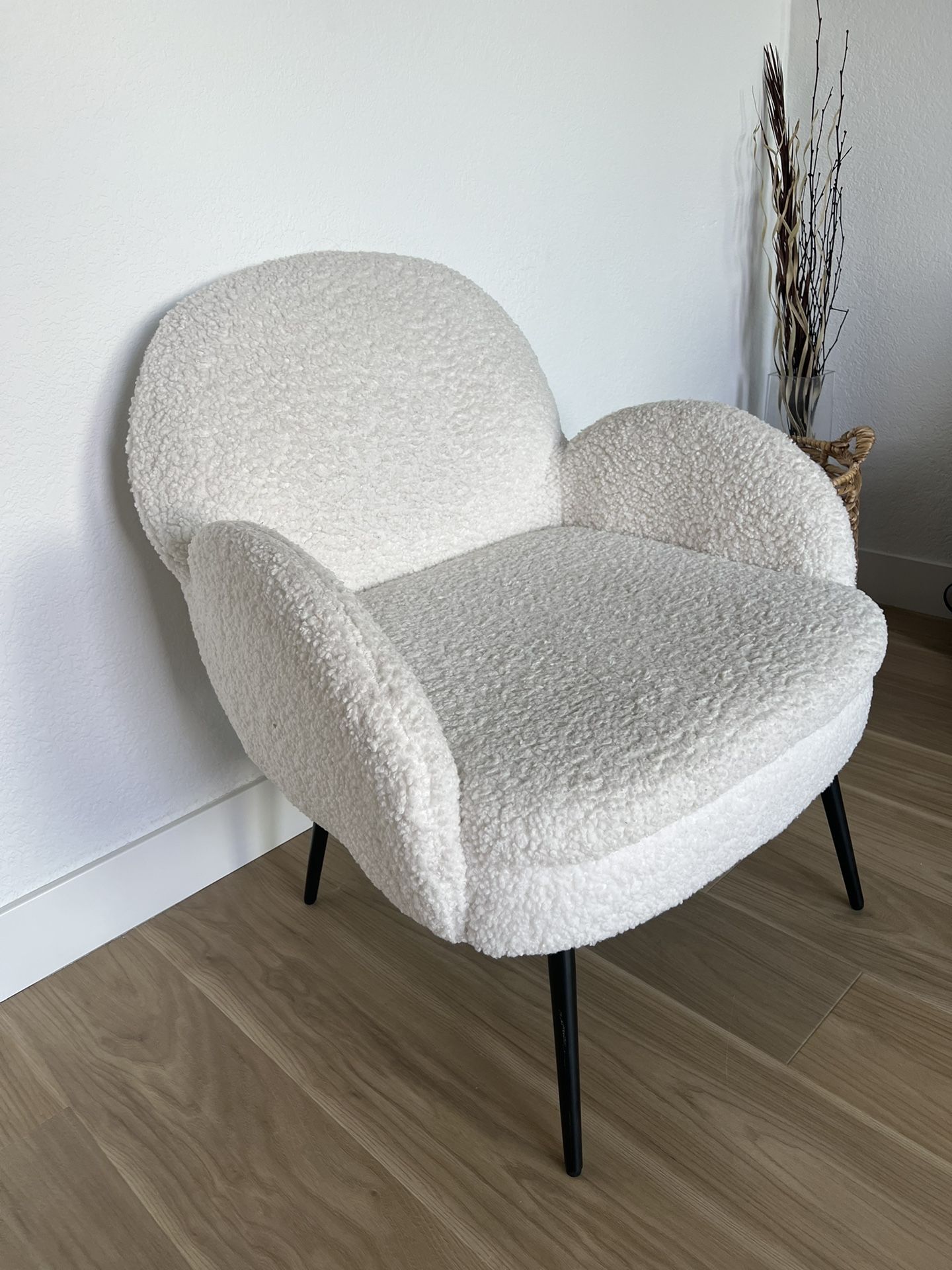 Accent Chair Soft And Cozy White -cream