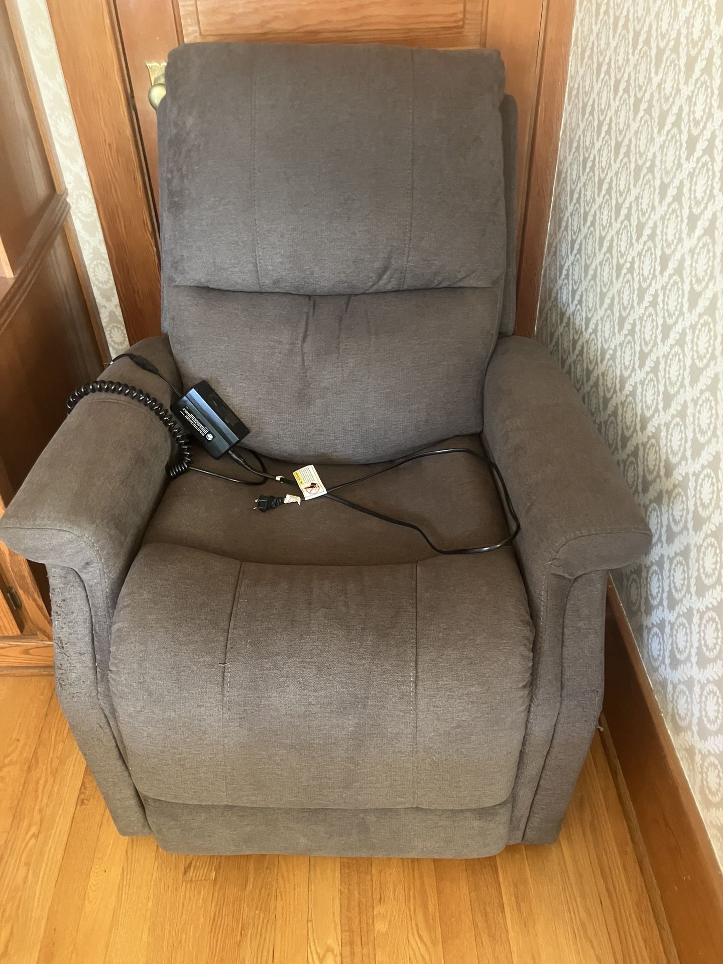 Electric lift chair