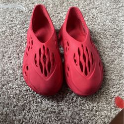 Yezzy Foam Runner “Vermillion”