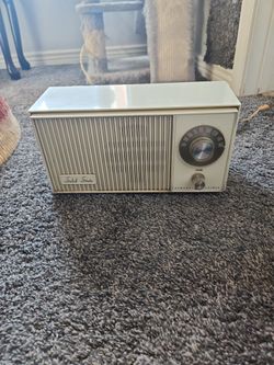 General Electric Solid State Radio