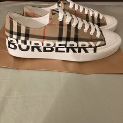 Burberry Vintage Check Logo Low-Top Sneakers