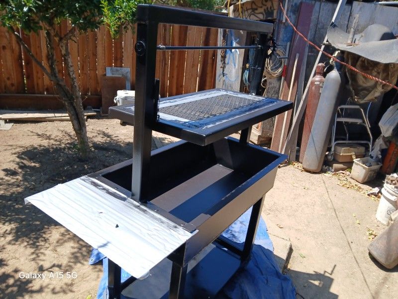 BBQ GRILL /ASADOR/santa Maria