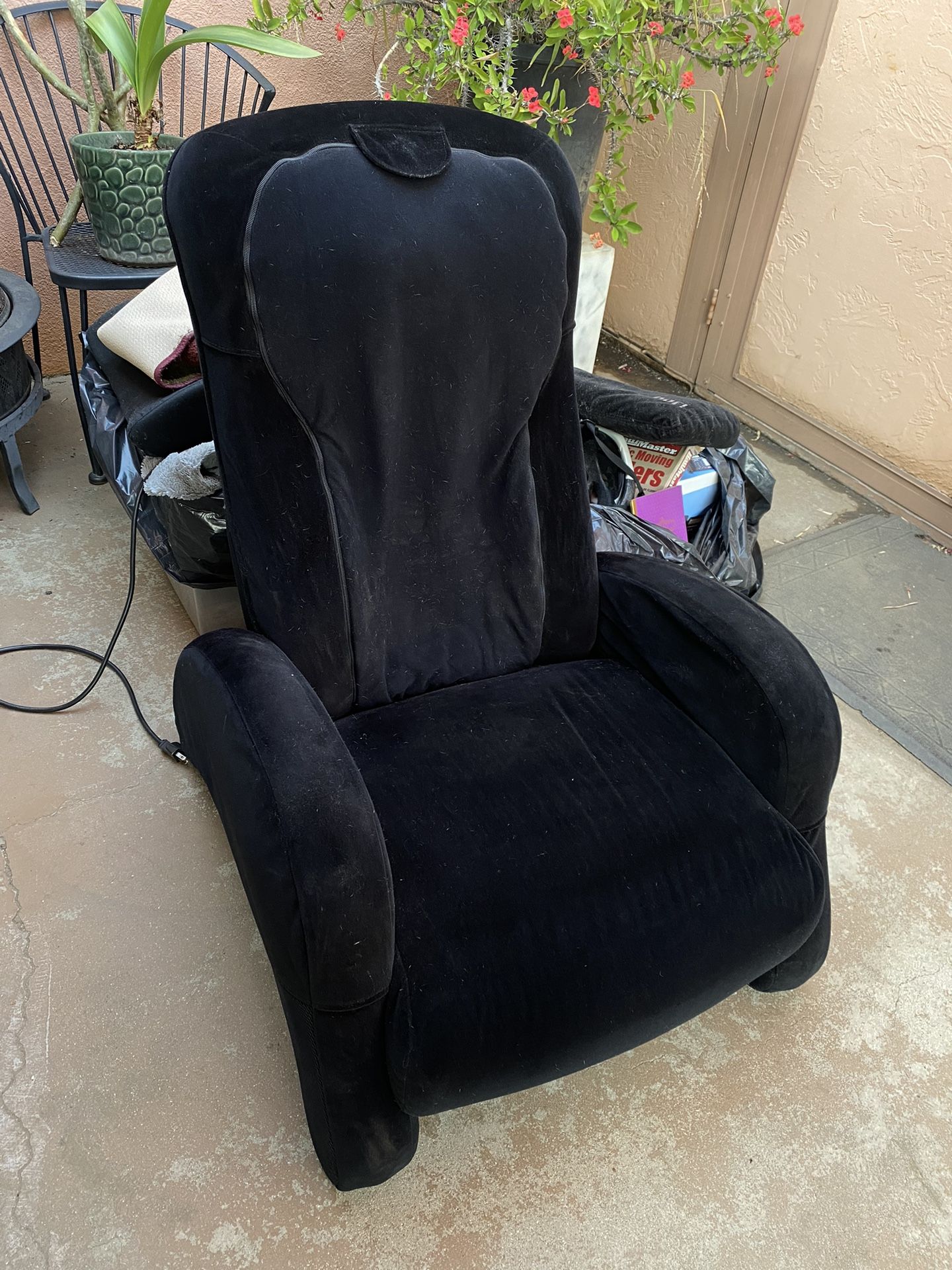 iJoy Interactive Massage Chair Black