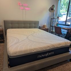 Like New Queen Size Memory Foam Mattress