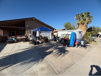 Yard saleeee