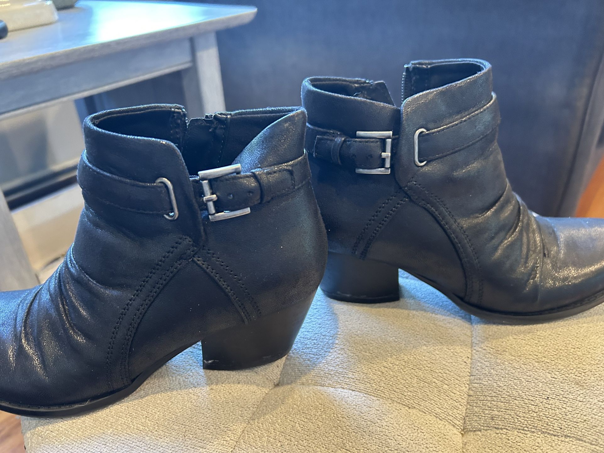 Women's black booties size 6