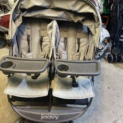 Joovy  One Handed Double Stroller With Strays 