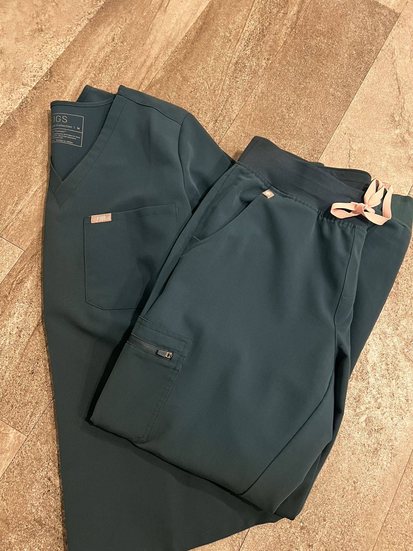 Women’s Figs Scrubs