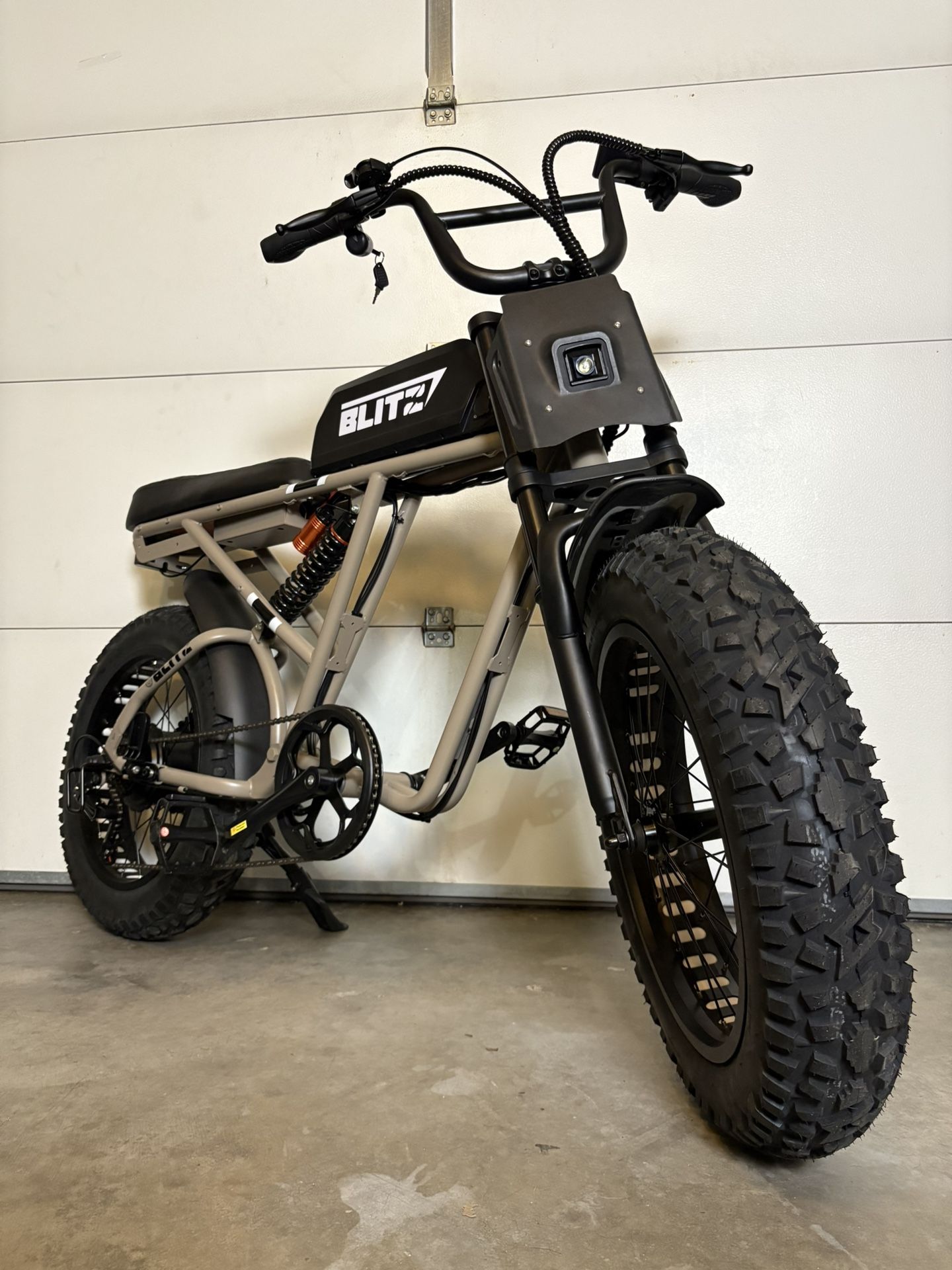 New Super Knobby 20x4.5 GRYZ 73 Tires Electric Bike 30MPH Full Suspension Key Start