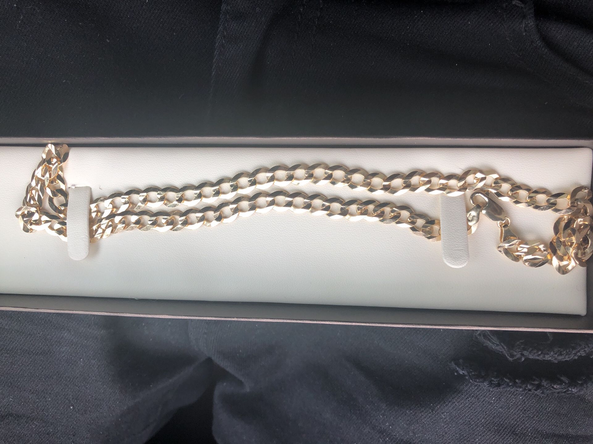 10k gold chain 24 grams.