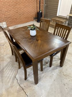 Dining Table Set