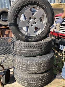 Jeep wrangler wheels.