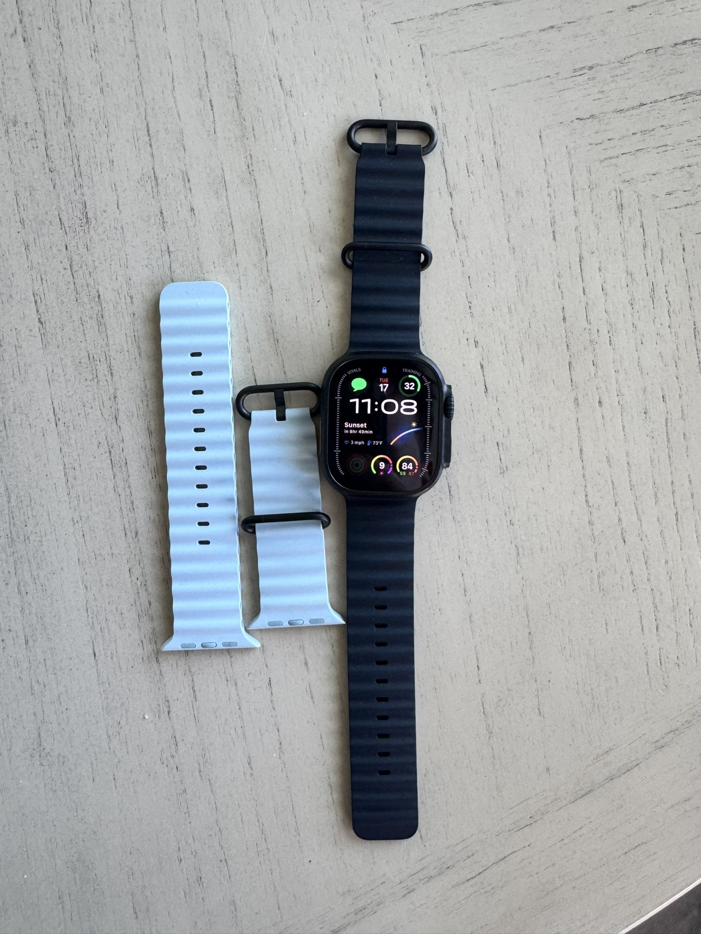 Apple Watch Ultra 2 - Black w/extra band