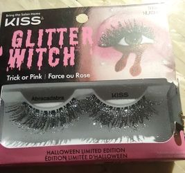 "Kiss" Glitter Witch Lashes