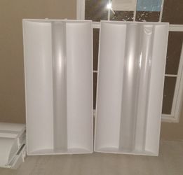 Cealing Lamps 2' X 4' / Lamparas De Techo 2' X 4'
