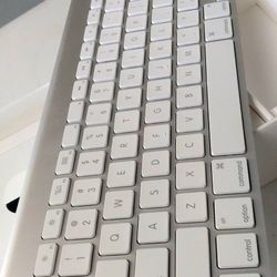 Apple Magic Keyboard (A1314) Wireless Bluetooth 