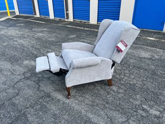 LAZYBOY PUSH BACK RECLINER CHAIR