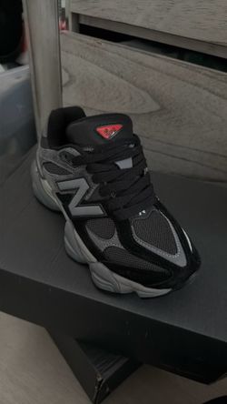 NEW BALANCE 9060 BLACK/CASTLEROCK