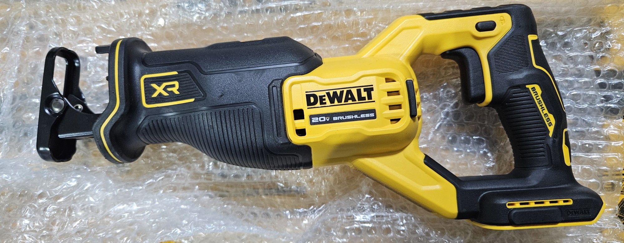 Dewalt 20 Volt XR Litnium-Ion Cordless Brushless Reciprocating Saw DCS382 Brand New Never Used Tool Only