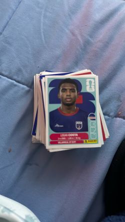 it’ a bunch of randoms cards idk them players but i have a lot just asking for 40-50