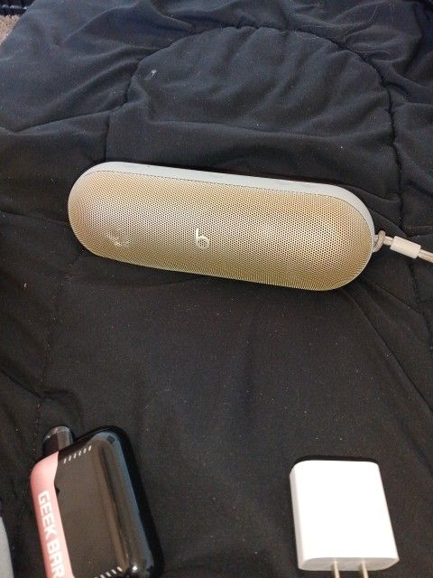 Beats Pill