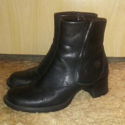 Super Cute Women's Timberland Boots Size 8.5! 👢