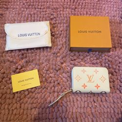 Womens Cream Leather Wallet